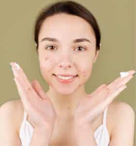 Read more about the article What are the 5 Common Skin Problems and How to Treat Them